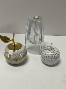 Lot of Assorted Art Glass Decor Apple Trinket Box & Oil Lamp