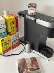 Keurig Single Serve Coffee Maker Bundle w My K-Cup & K-Cup Pods