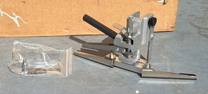 Hand-operated dent puller  squeezing pliers