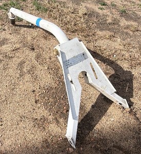 Cirrus 43 nose landing gear strut assembly
