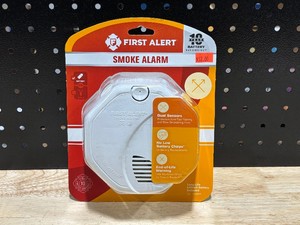 First Alert 10 Year Long Life Lithium Battery with Dual Sensors