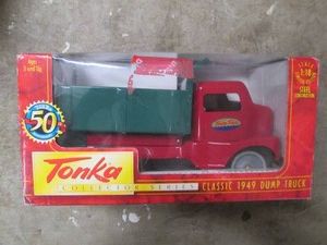 Tonka 1949 model dump truck