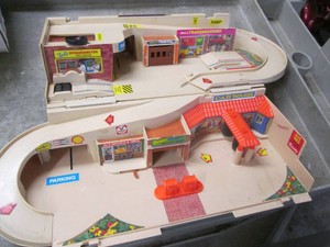 Vintage Hot Wheels service center