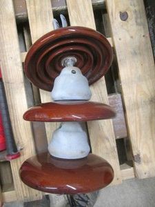19 Inch wire insulator