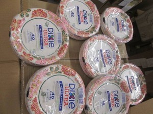 7 Packs of 40 6.5 inch Dixie plates