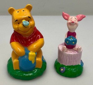 Collectible Winnie The Pooh And Piglet Salt And Pepper Shaker Set