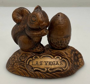 Collectible Vintage Las Vegas Squirrel And Acorn Salt And Pepper Shaker Set