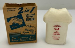 Vintage Bakelite Salt & Pepper Shaker With Adams Feed Co. Advertisement In Original Box 3.5