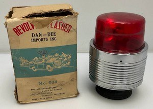 Vintage 1960s Battery Operated No. 934 Rvolving Flasher Red Light In original Box (Works)