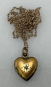 Vintage 120th 12K Gold Filled Heart Shaped Locket 2.38 Grams Overall