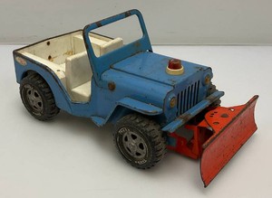 Vintage TONKA Pressed Metal Jeep With Snowplow 11