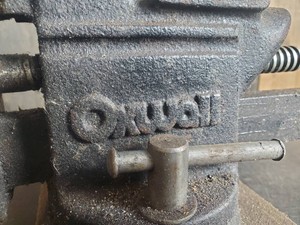 Solid Oxwall Vice