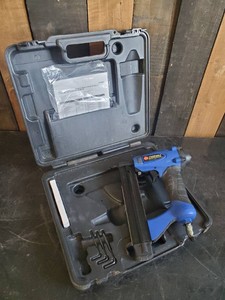 Campbell Hausfeld Pneumatic Nailer w Case and Staples