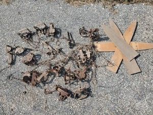 20 Victor Animal Traps w Pelt Stretchers