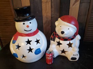 2 Large terricotta Outdoor Christmas Displays