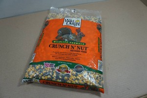 Wild Delight Crunch N Nut Squirrel Feed - 8lbs