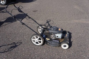 Poulan Pro 22 Self-Propelled Mower