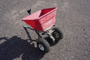 EarthWay Professional Tow-Behind Broadcast Speader