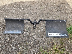 Rock Tamers Adjustable Mudflap System for Truck Hitch - Crack in one bracket, still seems solid