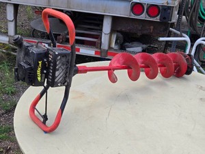 BARRACUDA Model 8903B Gas-Powered Ice Auger