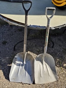 Aluminum Scoop Shovels with D Handles