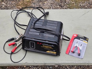 Schumacher 6 Amp Battery Charger and Battery Clips - Sparked when plugged in