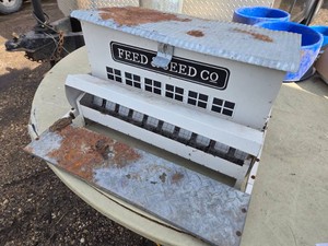 Feed & Seed Company Poultry Feeder