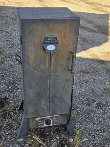 Smoke Hollow Gas Wood Smoker Model SH19079518