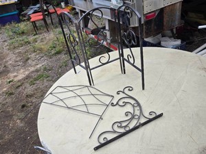Iron Decorative Garden Fence Panels and Brackets