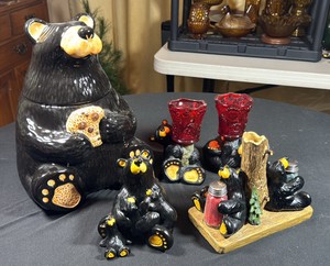 VINTAGE Bearfoots lot. Designed by famous Montana woodcarving artist Jeff Fleming for Big Sky Carvers. 5pc lot