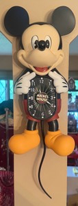Bradford Exchange the Mickey Mouse motion clock 2016Working some light dirt dust