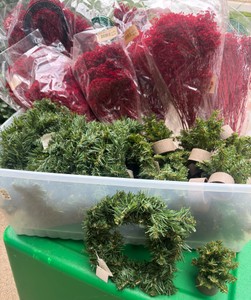 BRAND NEW Holiday Decor Craft lot of a bunch 4 Trees 6 Wreaths & Cinnamon Scented Red Blooms