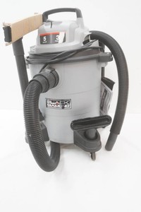 Black Diamond 5 gal. 3 hp shop vac in like new condition