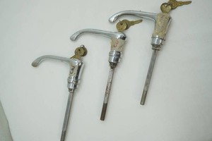 3 1940 Ford truck latch with key