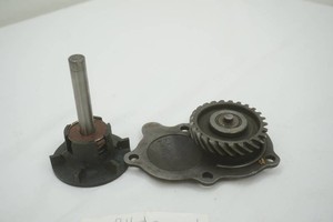 flat head oil pump gear drive cover (25 teeth) fits on rear crankshaft and drives the oil pump fits 59AB, 81A