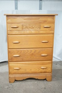 vintage Maple 4 drawer dresser 16 x 32 x 45