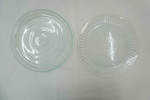 2 clear glass serving platters