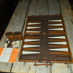 Backgammon Set in Brown Carrying Case with Playing Pieces and Dice Cups