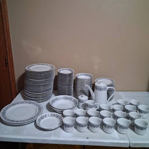 Ecko Eterna Corsair Pattern 1301 Dinnerware Set with Serving Pieces