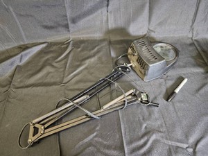 Adjustable Magnifying Desk Lamp With Articulated Arm