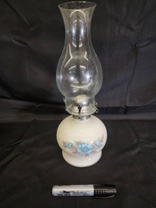 Decorative Floral Oil Lamp With Glass Chimney
