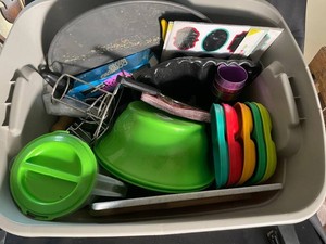 483 - Mixed Kitchen Storage & Prep Items in Tote