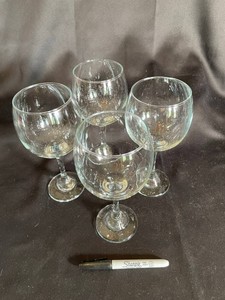 560 - Set of 4 Clear Stemmed Wine Goblets