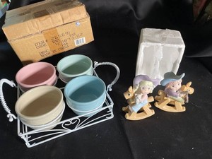 586 - Pastel Ceramic Bowl Set with Cowboy Figurines & Basket Carrier (Lot of 7)