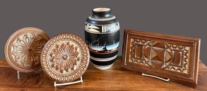 DR - Decorative Wall Decor Mixed Lot - Southern Living Tiles, Signed Southwest Vase