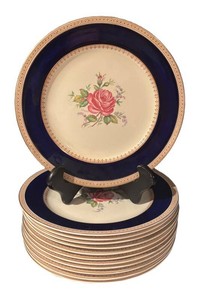 LLB - Set of 12 Wedgwood Tudor Rose Dinner Plates