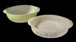 LLS1 - Vintage Serving Bowls by Pyrex & Glas Bake
