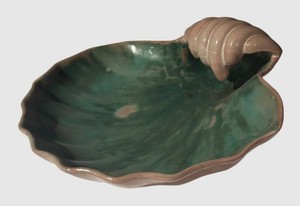 LLS4 - Vintage Pottery Shell Dish by Stangl
