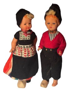 LLS4 - Two Vintage Haly Elcee Dolls