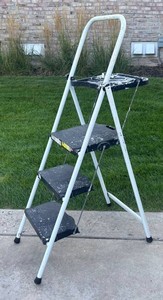 G - Stapleton Folding 4-Level Step Ladder